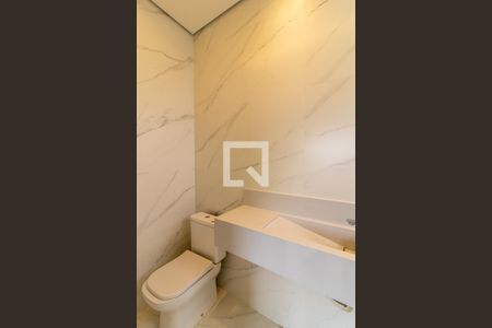 Casa de condomínio à venda com 462m², 3 quartos e 4 vagas Casa de condomínio à venda com 462m², 3 quartos e 4 vagasBanheiro Área externa