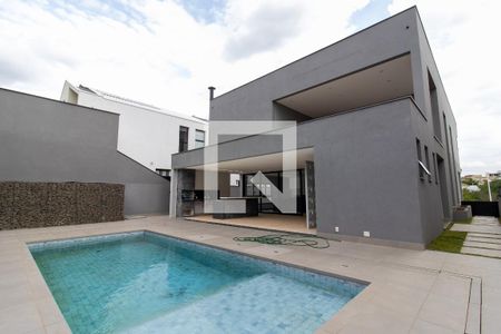 Casa de condomínio à venda com 462m², 3 quartos e 4 vagas Casa de condomínio à venda com 462m², 3 quartos e 4 vagasÁrea externa