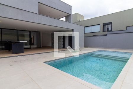 Casa de condomínio à venda com 462m², 3 quartos e 4 vagas Casa de condomínio à venda com 462m², 3 quartos e 4 vagasÁrea externa