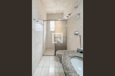 Casa à venda com 273m², 5 quartos e 3 vagas Casa à venda com 273m², 5 quartos e 3 vagasBanheiro - Suíte