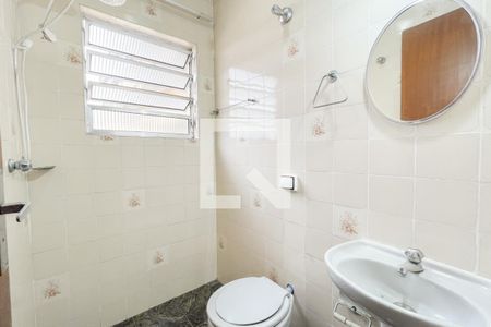 Casa à venda com 273m², 5 quartos e 3 vagas Casa à venda com 273m², 5 quartos e 3 vagasBanheiro Social