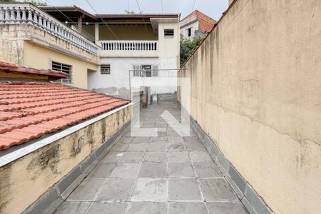 Casa à venda com 273m², 5 quartos e 3 vagas Casa à venda com 273m², 5 quartos e 3 vagasVaranda