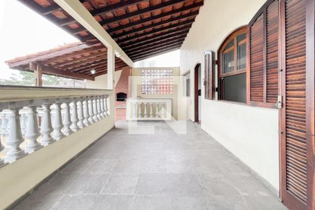 Casa à venda com 273m², 5 quartos e 3 vagas Casa à venda com 273m², 5 quartos e 3 vagasSacada