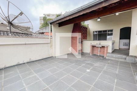 Casa à venda com 273m², 5 quartos e 3 vagas Casa à venda com 273m², 5 quartos e 3 vagasSacada