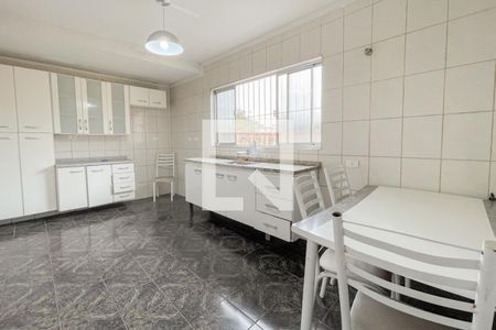 Casa à venda com 273m², 5 quartos e 3 vagas Casa à venda com 273m², 5 quartos e 3 vagasCozinha