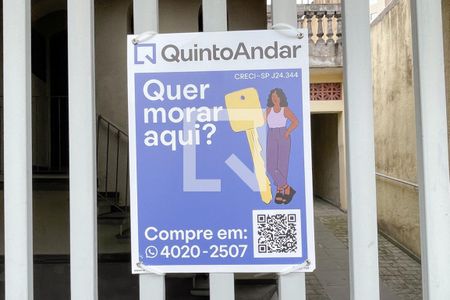 Casa à venda com 273m², 5 quartos e 3 vagas Casa à venda com 273m², 5 quartos e 3 vagasFachada