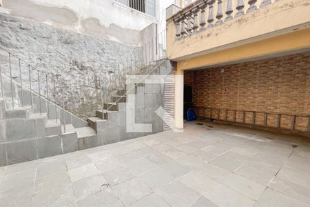 Casa à venda com 273m², 5 quartos e 3 vagas Casa à venda com 273m², 5 quartos e 3 vagasQuintal