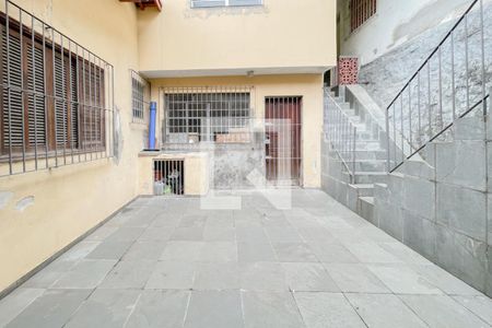 Casa à venda com 273m², 5 quartos e 3 vagas Casa à venda com 273m², 5 quartos e 3 vagasQuintal