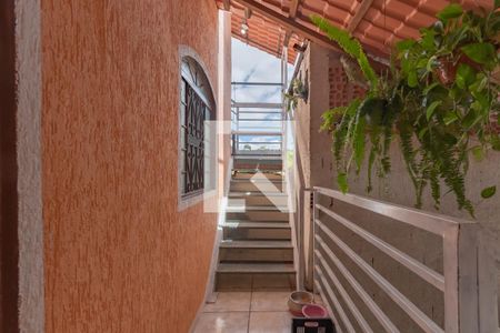 Casa à venda com 190m², 3 quartos e 2 vagas Casa à venda com 190m², 3 quartos e 2 vagasEntrada - Garagem