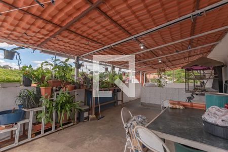 Casa à venda com 190m², 3 quartos e 2 vagas Casa à venda com 190m², 3 quartos e 2 vagasÁrea de Serviço - Terraço