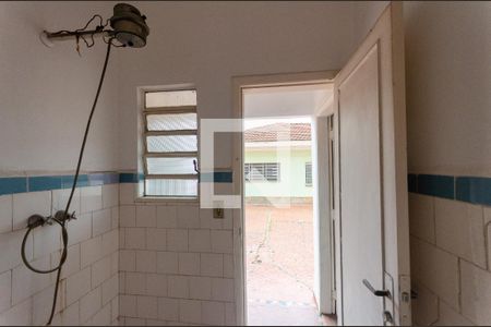 Casa à venda com 300m², 4 quartos e 4 vagas Casa à venda com 300m², 4 quartos e 4 vagasBanheiro de serviço