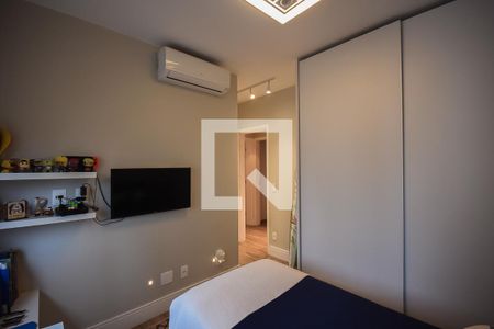 Apartamento à venda com 220m², 4 quartos e 4 vagas Apartamento à venda com 220m², 4 quartos e 4 vagasSuíte 2