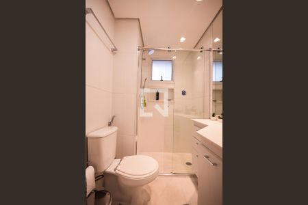 Apartamento à venda com 220m², 4 quartos e 4 vagas Apartamento à venda com 220m², 4 quartos e 4 vagasBanheiro Suíte 2