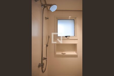 Apartamento à venda com 220m², 4 quartos e 4 vagas Apartamento à venda com 220m², 4 quartos e 4 vagasChuveiro do Banheiro da Suíte 4