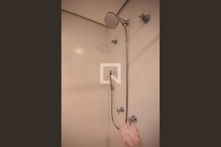 Apartamento à venda com 220m², 4 quartos e 4 vagas Apartamento à venda com 220m², 4 quartos e 4 vagasChuveiro do Banheiro da Suíte 3