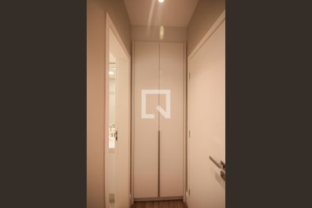 Apartamento à venda com 220m², 4 quartos e 4 vagas Apartamento à venda com 220m², 4 quartos e 4 vagasArmário da Suíte 2