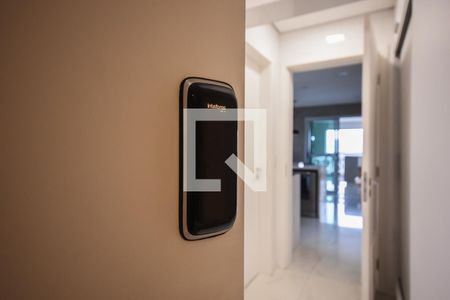 Apartamento à venda com 220m², 4 quartos e 4 vagas Apartamento à venda com 220m², 4 quartos e 4 vagasFechadura Eletrônica da Área de Serviço