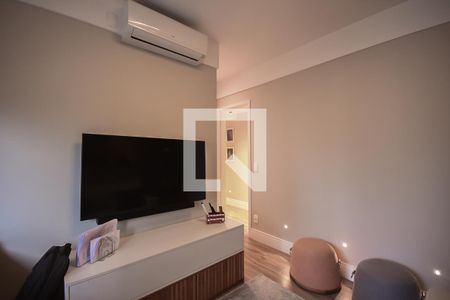 Apartamento à venda com 220m², 4 quartos e 4 vagas Apartamento à venda com 220m², 4 quartos e 4 vagasSuíte 4