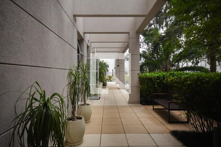 Apartamento à venda com 220m², 4 quartos e 4 vagas Apartamento à venda com 220m², 4 quartos e 4 vagasEntrada