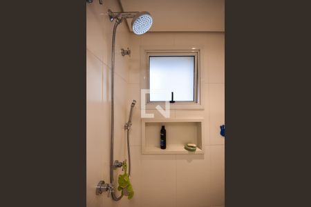 Apartamento à venda com 220m², 4 quartos e 4 vagas Apartamento à venda com 220m², 4 quartos e 4 vagasChuveiro do Banheiro da Suíte 2