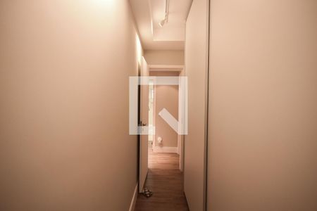 Apartamento à venda com 220m², 4 quartos e 4 vagas Apartamento à venda com 220m², 4 quartos e 4 vagasArmário da Suíte 3