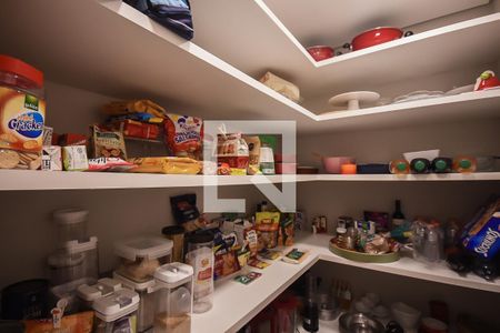 Apartamento à venda com 220m², 4 quartos e 4 vagas Apartamento à venda com 220m², 4 quartos e 4 vagasDespensa