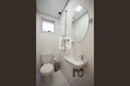 Apartamento à venda com 220m², 4 quartos e 4 vagas Apartamento à venda com 220m², 4 quartos e 4 vagasBanheiro de Serviço