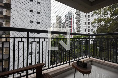 Apartamento à venda com 220m², 4 quartos e 4 vagas Apartamento à venda com 220m², 4 quartos e 4 vagasVaranda da Suíte 1