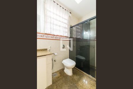 Casa à venda com 252m², 4 quartos e 5 vagas Casa à venda com 252m², 4 quartos e 5 vagasBanheiro 2 (1º andar)