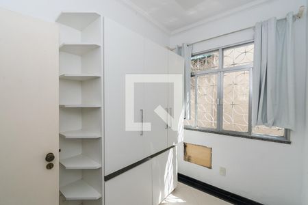 Casa à venda com 252m², 4 quartos e 5 vagas Casa à venda com 252m², 4 quartos e 5 vagasQuarto 4 - Armários