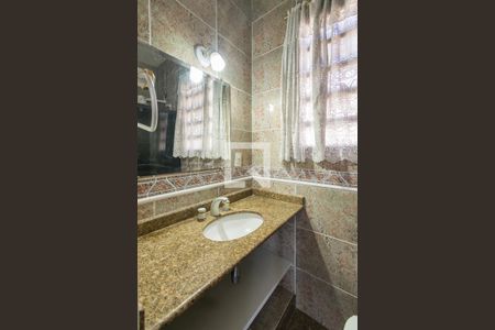 Casa à venda com 252m², 4 quartos e 5 vagas Casa à venda com 252m², 4 quartos e 5 vagasBanheiro da Suíte