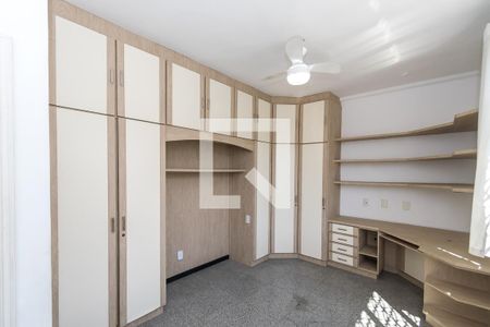 Casa à venda com 252m², 4 quartos e 5 vagas Casa à venda com 252m², 4 quartos e 5 vagasQuarto 3 - Armários