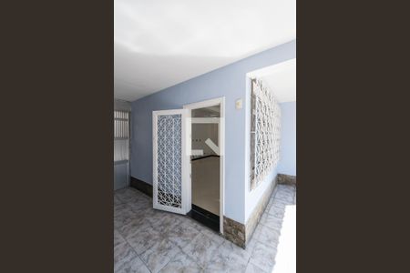 Casa à venda com 252m², 4 quartos e 5 vagas Casa à venda com 252m², 4 quartos e 5 vagasVaranda da Frente - Entrada da sala