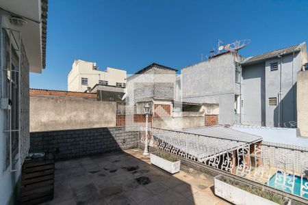 Casa à venda com 252m², 4 quartos e 5 vagas Casa à venda com 252m², 4 quartos e 5 vagasVaranda do 2º andar