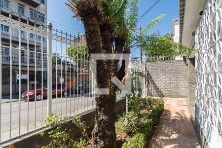 Casa à venda com 252m², 4 quartos e 5 vagas Casa à venda com 252m², 4 quartos e 5 vagasVaranda da Frente