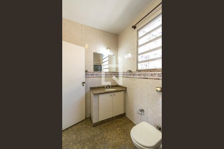 Casa à venda com 252m², 4 quartos e 5 vagas Casa à venda com 252m², 4 quartos e 5 vagasBanheiro 1 (2º andar)