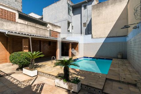 Casa à venda com 252m², 4 quartos e 5 vagas Casa à venda com 252m², 4 quartos e 5 vagasVaranda gourmet