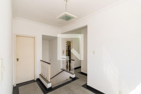 Casa à venda com 252m², 4 quartos e 5 vagas Casa à venda com 252m², 4 quartos e 5 vagasHall do 2º andar