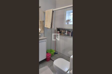 Casa à venda com 264m², 3 quartos e 1 vaga Casa à venda com 264m², 3 quartos e 1 vagaBanheiro