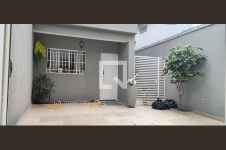 Casa à venda com 264m², 3 quartos e 1 vaga Casa à venda com 264m², 3 quartos e 1 vagaGaragem