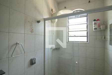 Casa à venda com 300m², 4 quartos e 8 vagas Casa à venda com 300m², 4 quartos e 8 vagasBanheiro