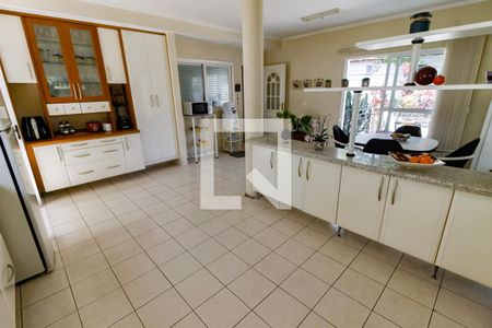 Casa à venda com 400m², 4 quartos e 4 vagas Casa à venda com 400m², 4 quartos e 4 vagasCozinha - Armários