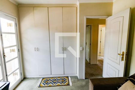 Casa à venda com 400m², 4 quartos e 4 vagas Casa à venda com 400m², 4 quartos e 4 vagasQuarto 4