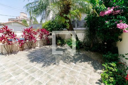 Casa à venda com 400m², 4 quartos e 4 vagas Casa à venda com 400m², 4 quartos e 4 vagasQuintal