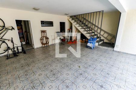 Casa à venda com 400m², 4 quartos e 4 vagas Casa à venda com 400m², 4 quartos e 4 vagasGaragem