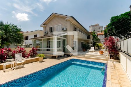 Casa à venda com 400m², 4 quartos e 4 vagas Casa à venda com 400m², 4 quartos e 4 vagasPiscina