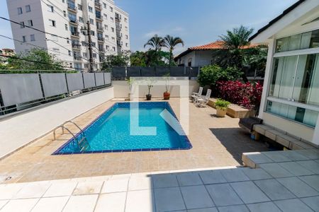 Casa à venda com 400m², 4 quartos e 4 vagas Casa à venda com 400m², 4 quartos e 4 vagasPiscina