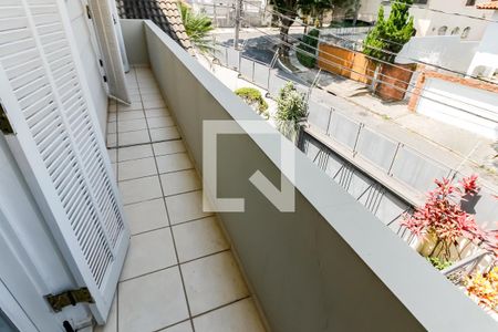 Casa à venda com 400m², 4 quartos e 4 vagas Casa à venda com 400m², 4 quartos e 4 vagasVaranda - Suíte 2
