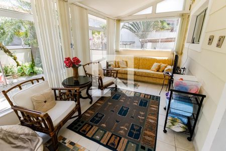 Casa à venda com 400m², 4 quartos e 4 vagas Casa à venda com 400m², 4 quartos e 4 vagasSala 4