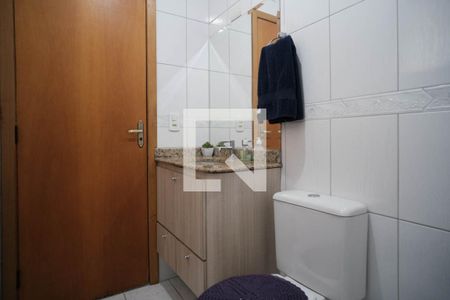 Casa à venda com 233m², 3 quartos e 2 vagas Casa à venda com 233m², 3 quartos e 2 vagasBanheiro